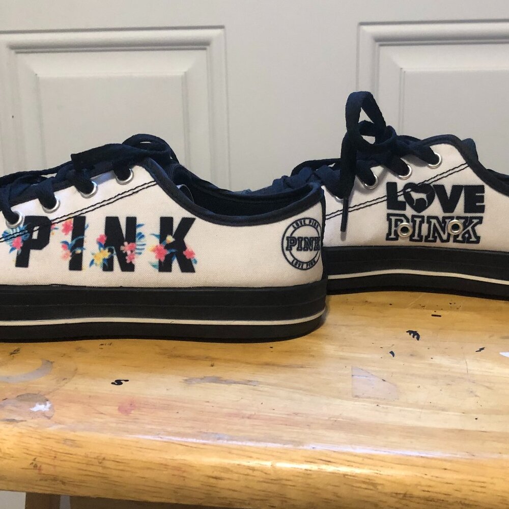 Custom shoes - Picture 1 of 8